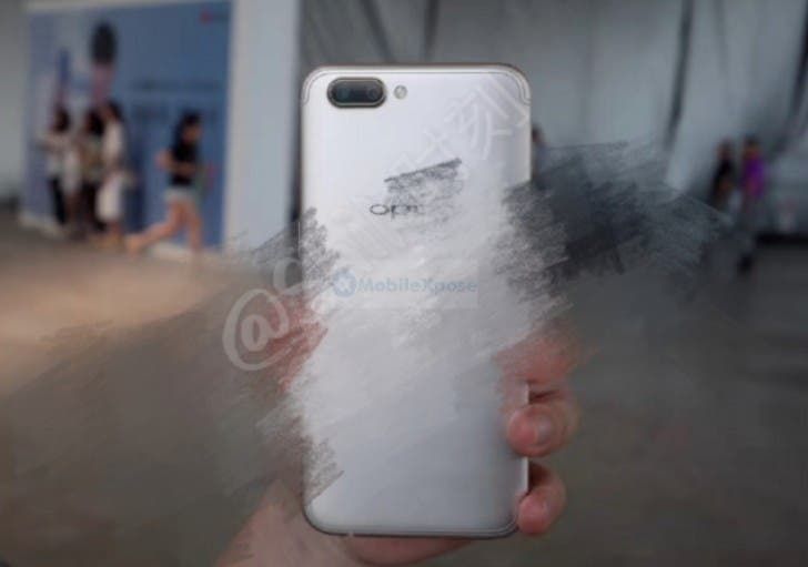 Oppo R11 photos leak, show its silver color variant