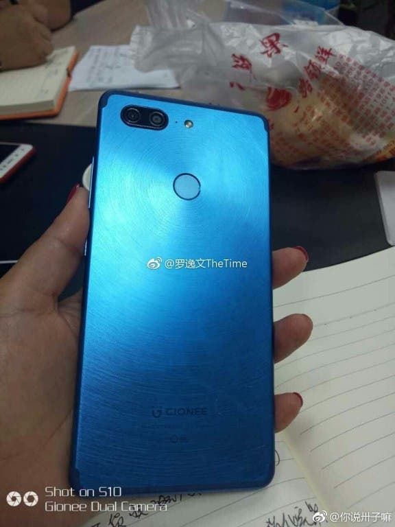 Gionee M7 live images leak, showing off its bezel-less design