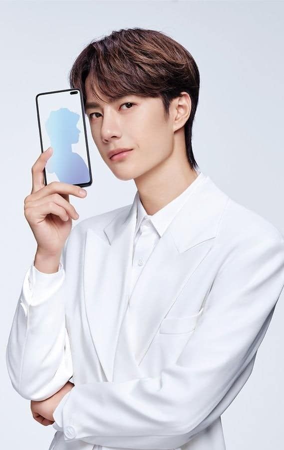 Xiaomi Redmi K30 Promo Images Leaked, Shows Central Vertical Camera Setup