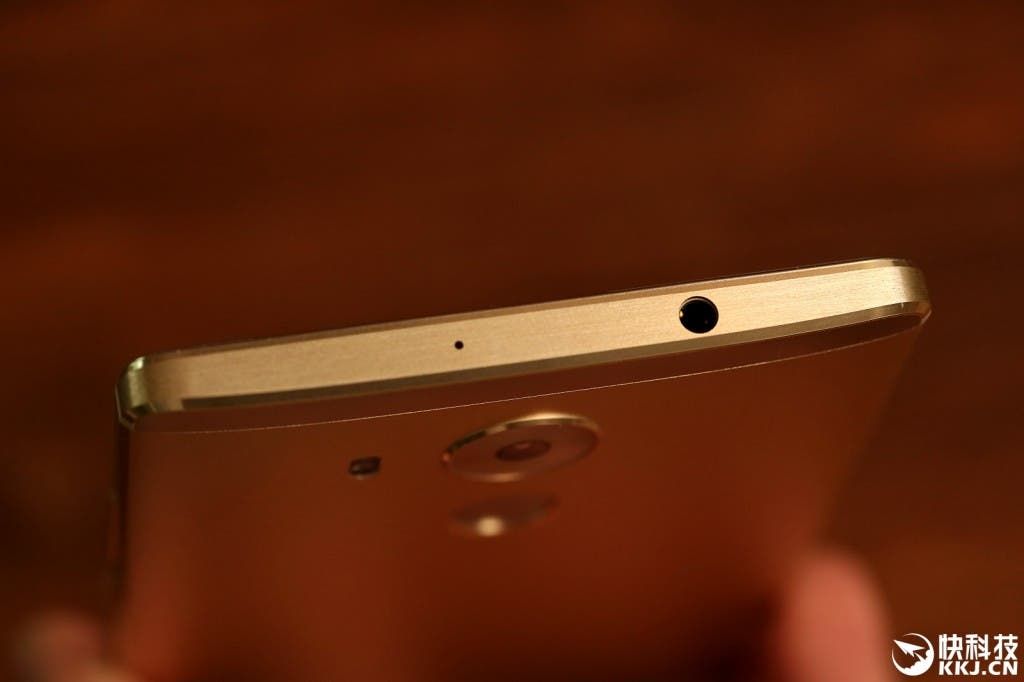 Huawei Mate 8 in photos