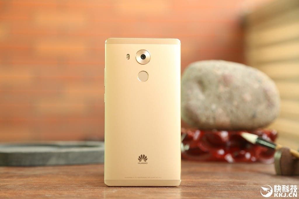 Huawei Mate 8 in photos