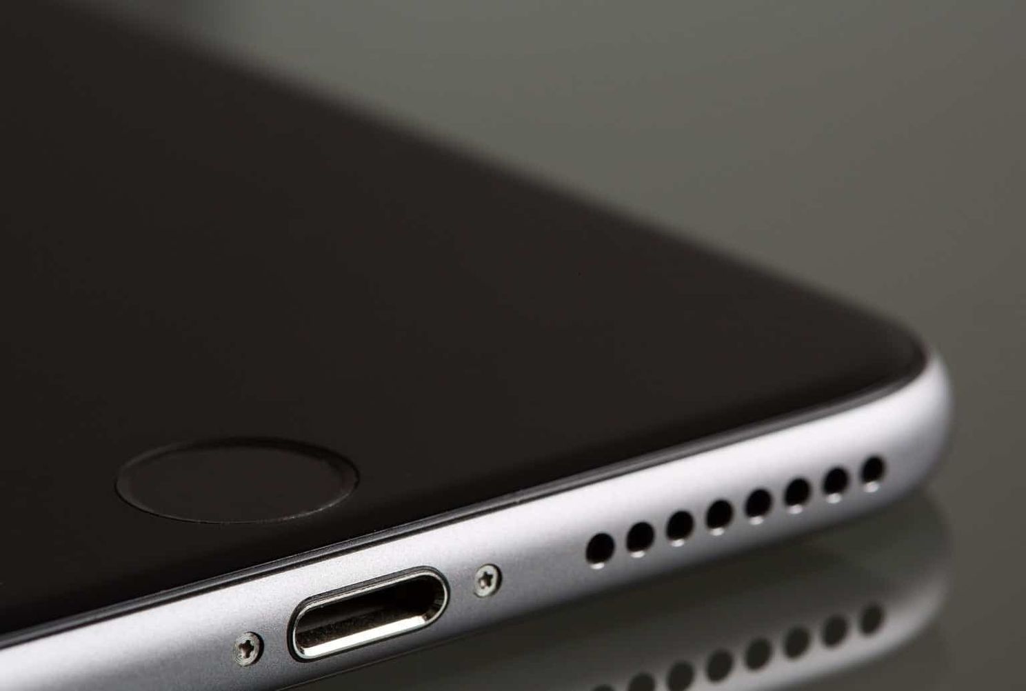 More than half of smartphones shipped in 2020 will have USB-C ports