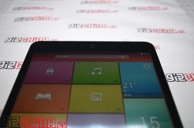 7.9 inch and 2048 x 1536 iFive Mini3 hands on