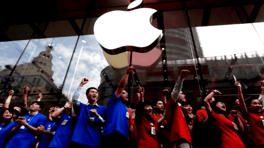 Apple may consider eliminating the iPhone charging port altogether