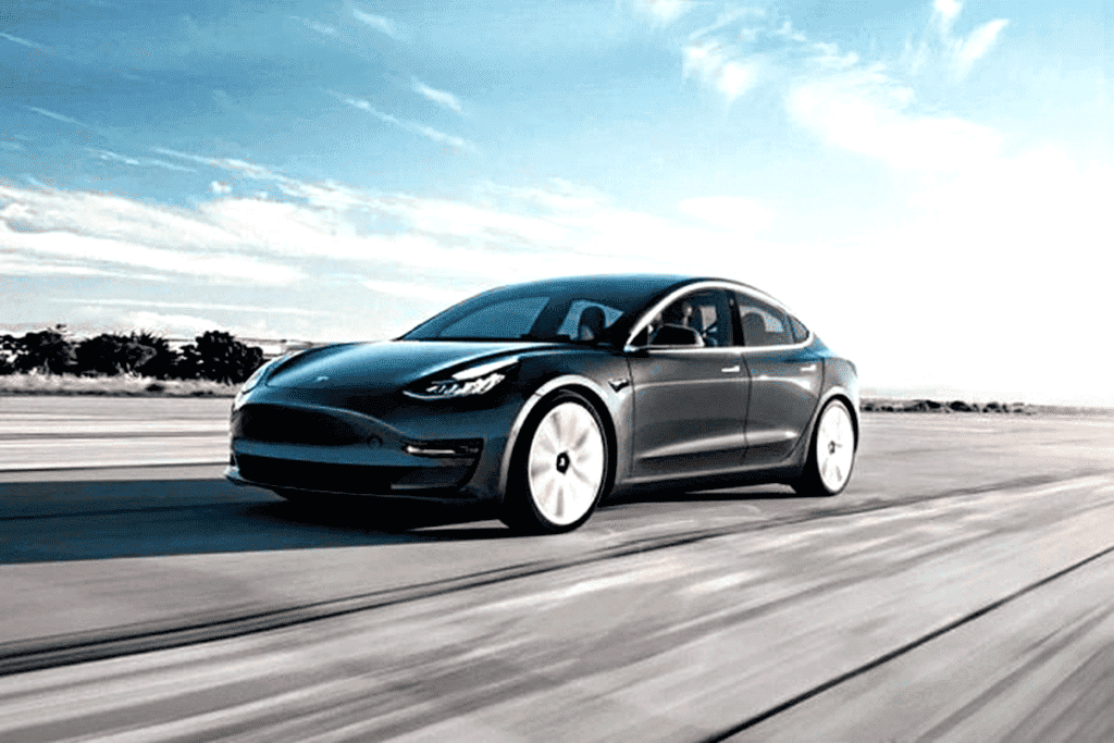 NHTSA: Tesla has 273 crashes, Honda has 90 - Autopilot accident report