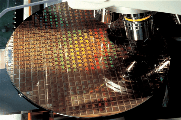 Top 3 reasons why smartphone brands do not make their own chips