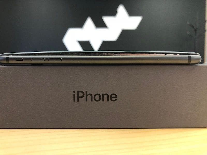 More iPhone 8 Plus Units Burst Open because of Battery Issues