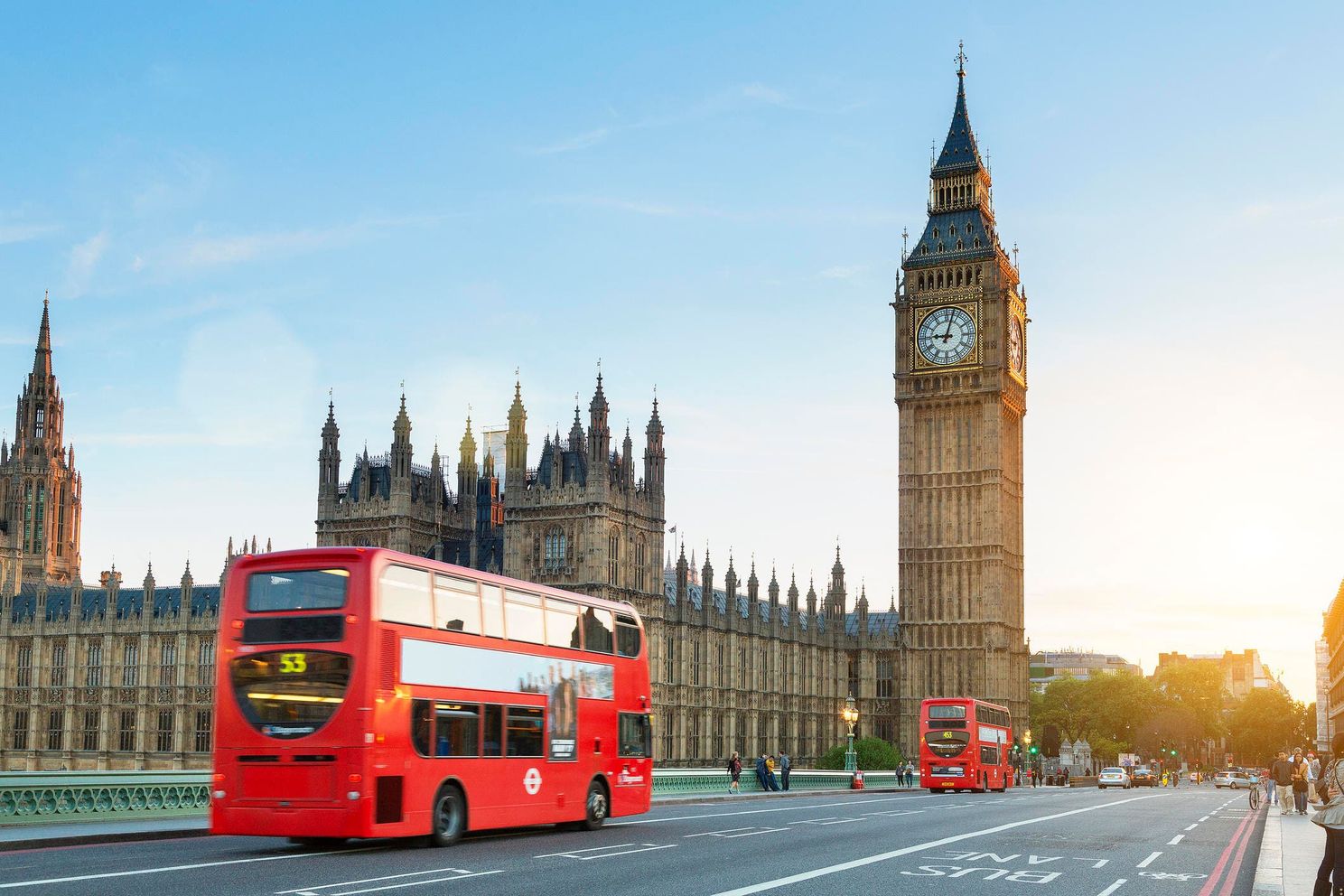 Huawei and the UK's 3 Major Operators Opened the First cross-network 5G Video Call