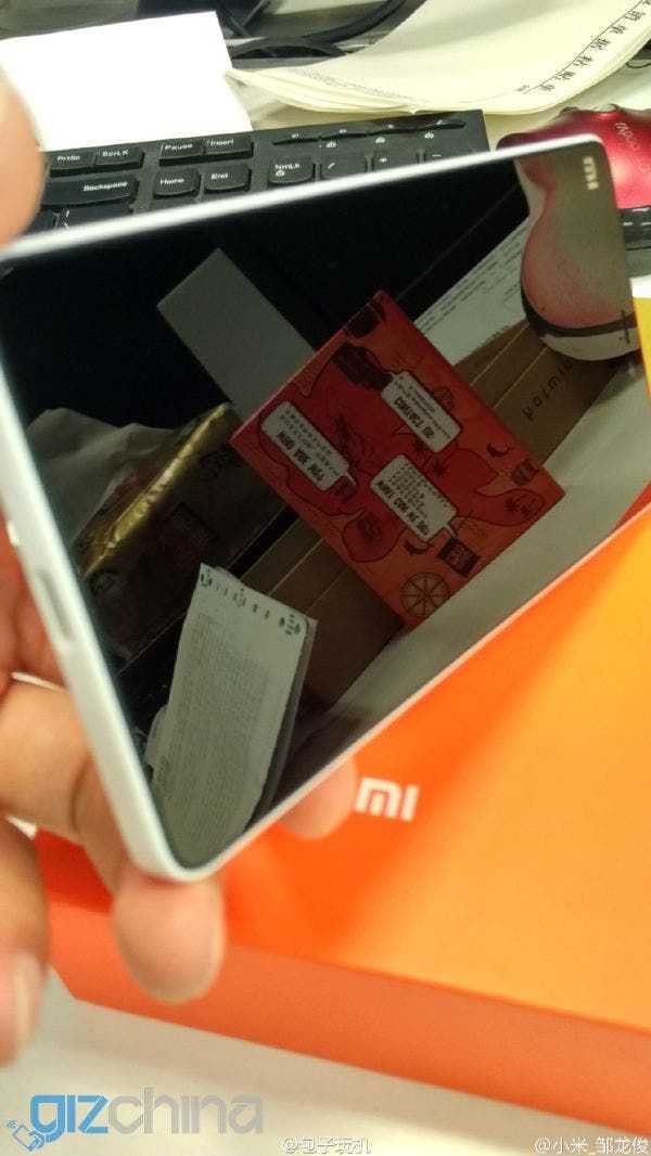 Xiaomi Mi 4c poses for the spy cam a day before launch