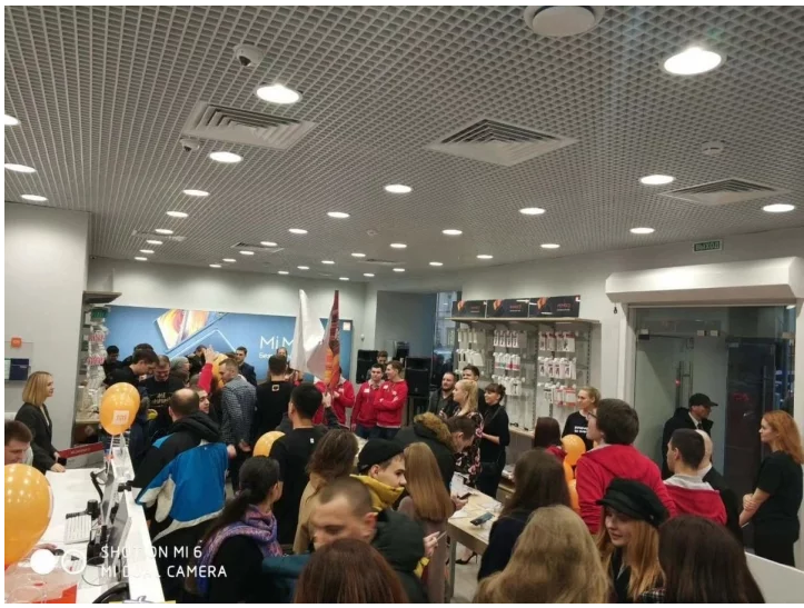 Xiaomi sets up first round the clock Mi Store in Russia and debuts Mi Mix 2