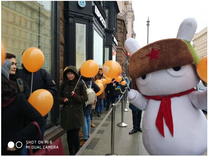 Xiaomi sets up first round the clock Mi Store in Russia and debuts Mi Mix 2