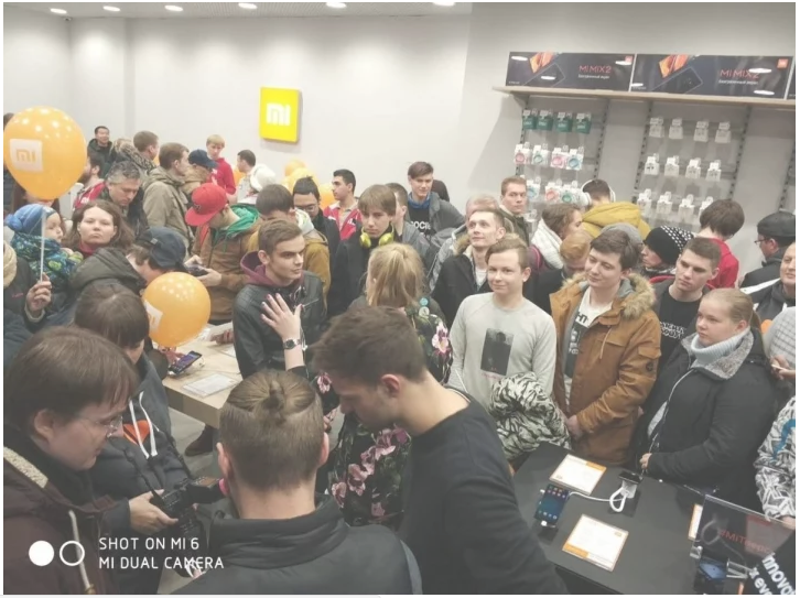 Xiaomi sets up first round the clock Mi Store in Russia and debuts Mi Mix 2