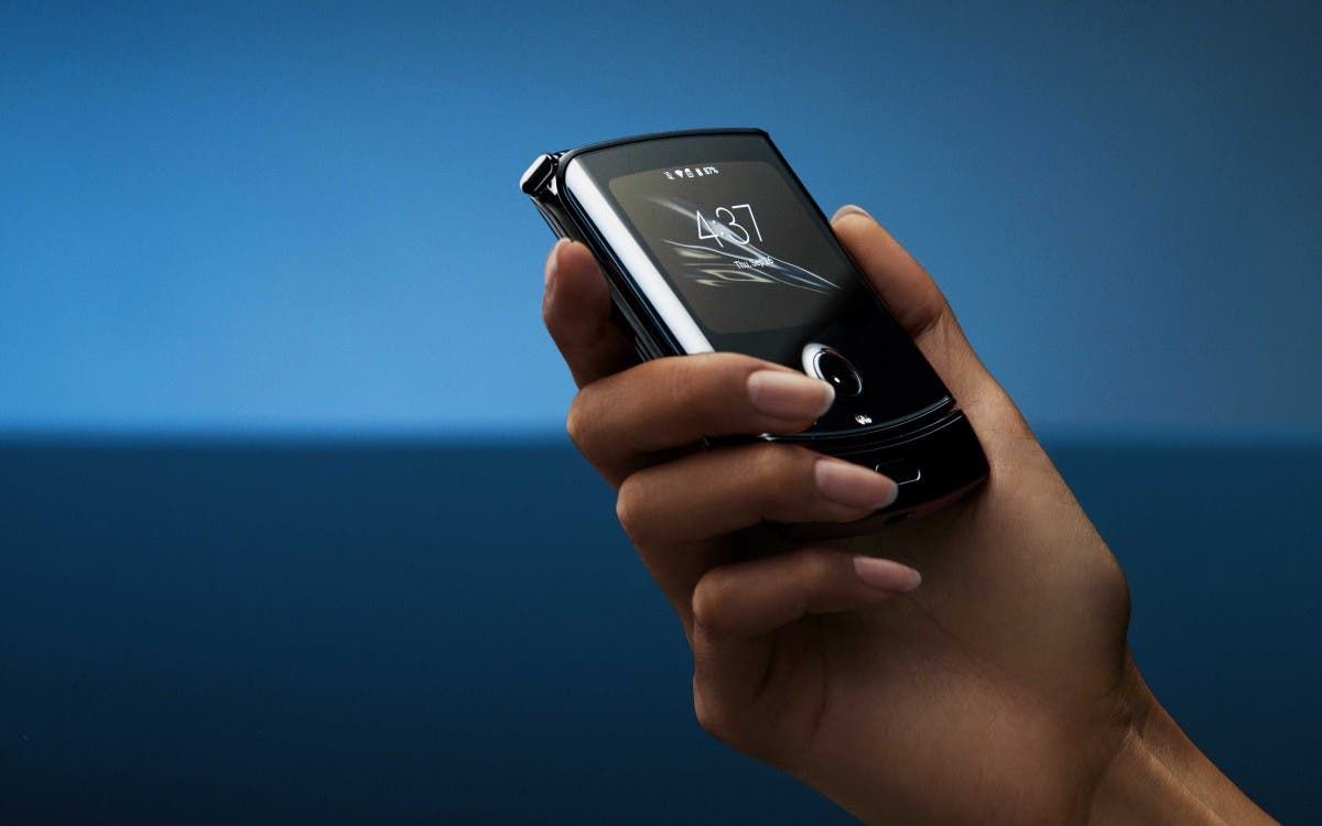 Motorola Razr with Foldable 6.2-inch OLED 21:9 CinemaVision display is official
