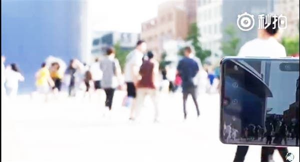 Live ZTE Nubia Z18 having minimal notch appears with photographer