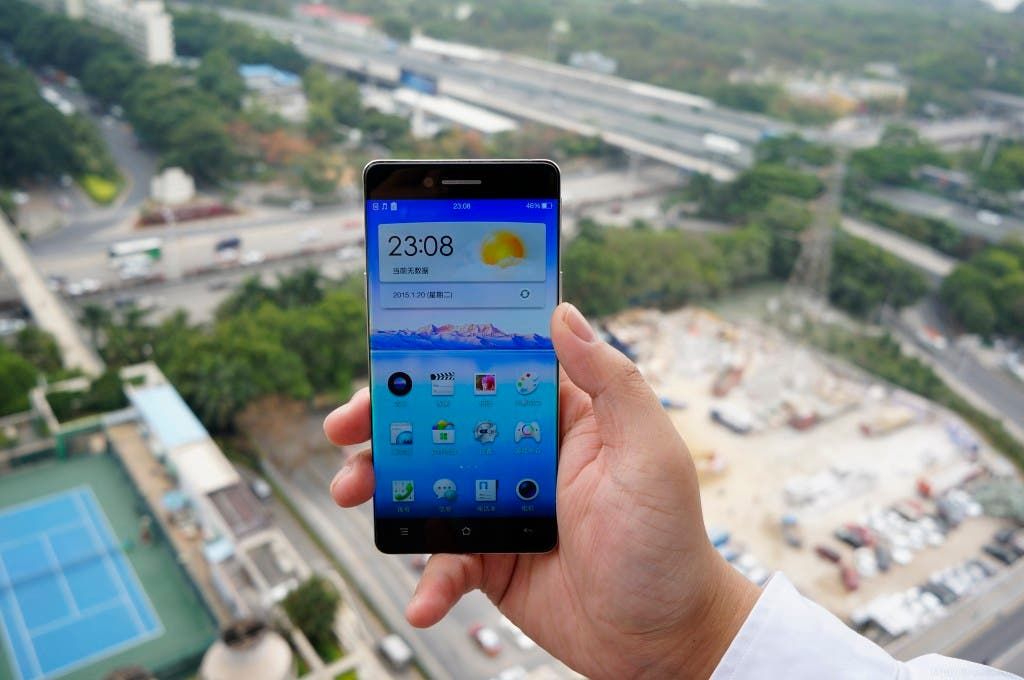 Could this be the first working sample of Oppo’s new bezel technology?