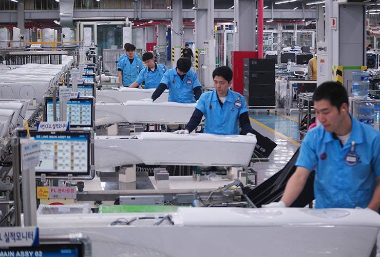 Samsung to hire record number of workers for its Chip manufacturing division
