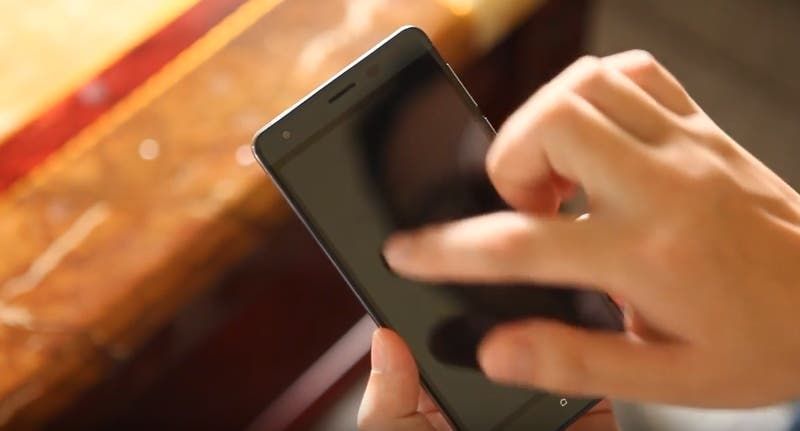 Oukitel K6000 Pro gestures functions captured on video