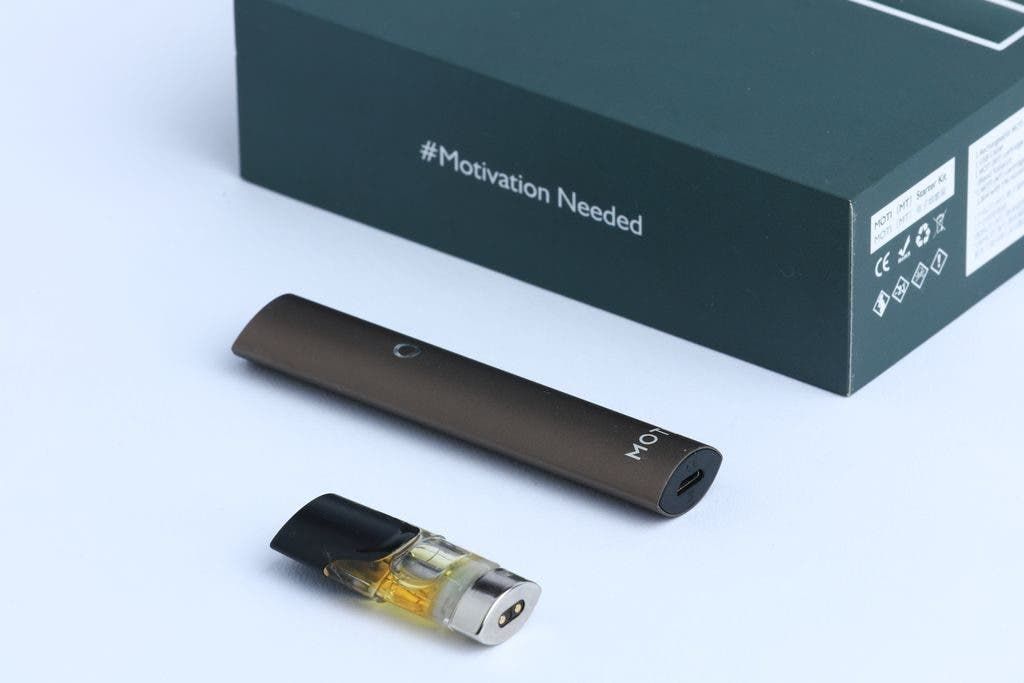 5 reasons why celebrities love vaping