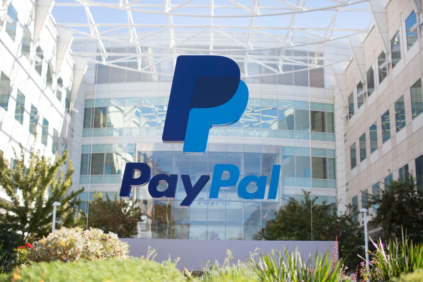 PayPal started recruiting employees to work with cryptocurrency