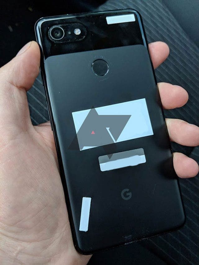 A Pixel 3 XL has been forgotten in a lyft car, pics leaked again