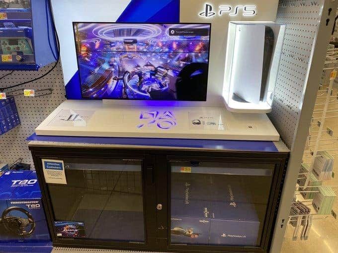 First PlayStation 5 issues: a strange bug prevents downloading games