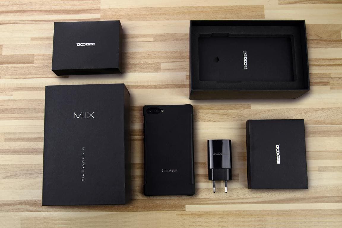 First Look at the Tri-Bezel-Less DOOGEE MIX Packaging