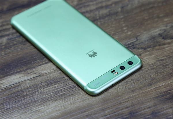 Huawei P11 Adopts iPhone X - Like Bangs Display