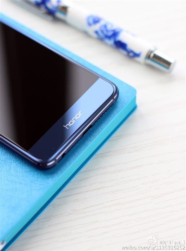Huawei Honor 8 dual camera phone is now official