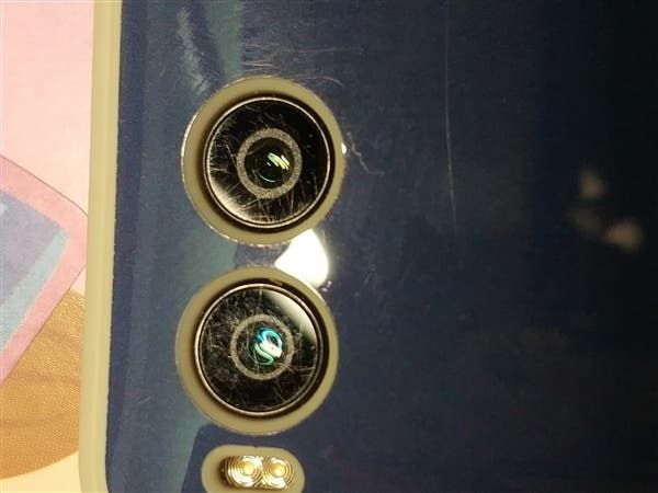 Smartisan R1 Flagship Phone's Lenses are Apparently too Easy to Scratch