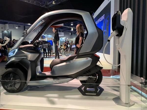Mavericks Electric Announced TQi, World's First Autonomous 3-Wheeled e-Motorcycle