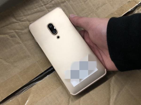 Meizu E3 Leaked On A Spy Photo Showing a Dual-Camera Module