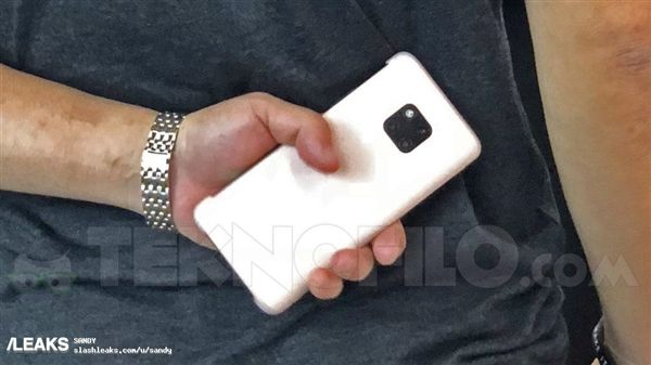 An alleged Huawei Mate 20 was spotted at IFA 2018