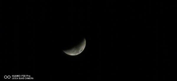 Look At Photos of the Moon Taken By the Huawei P30 Pro
