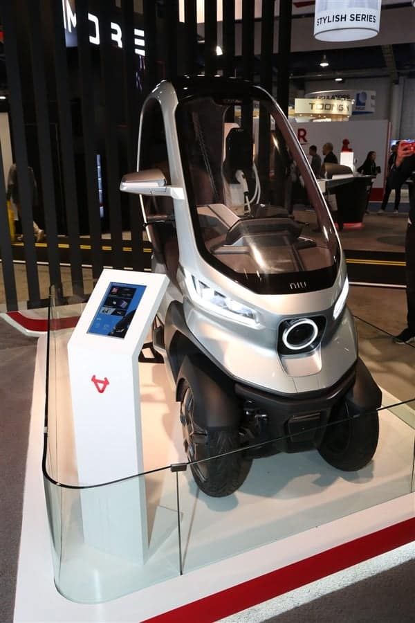 Mavericks Electric Announced TQi, World's First Autonomous 3-Wheeled e-Motorcycle