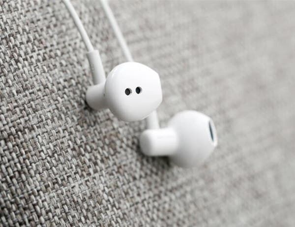 Smartisan Half-In-Ear Earphones Announced at 89 Yuan