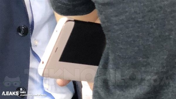 An alleged Huawei Mate 20 was spotted at IFA 2018
