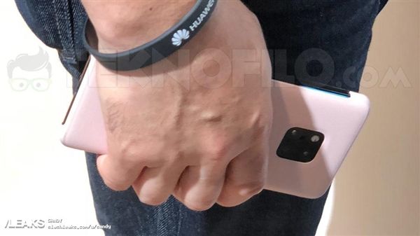 An alleged Huawei Mate 20 was spotted at IFA 2018