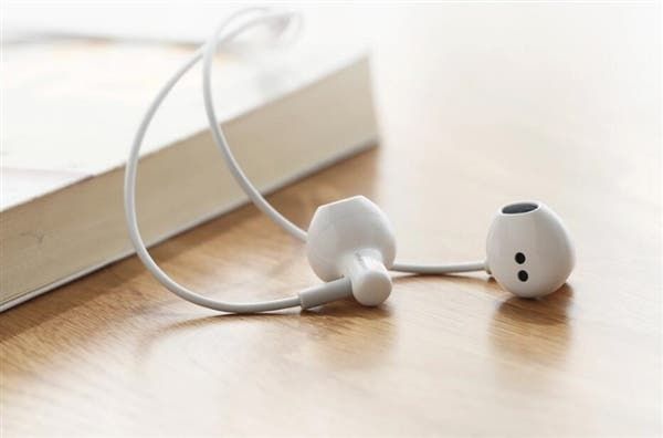 Smartisan Half-In-Ear Earphones Announced at 89 Yuan