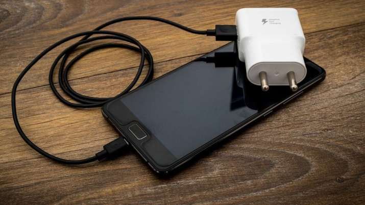Following Apple, Samsung Brazil could be sued for not including chargers