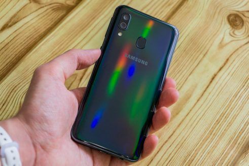 Galaxy A40 gets Samsung Pay through a new software update