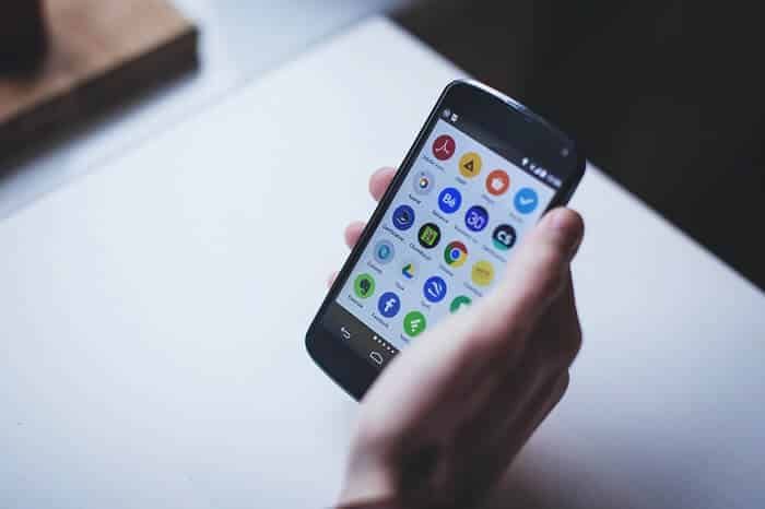 Top 3 reasons why small-screen smartphones are losing popularity