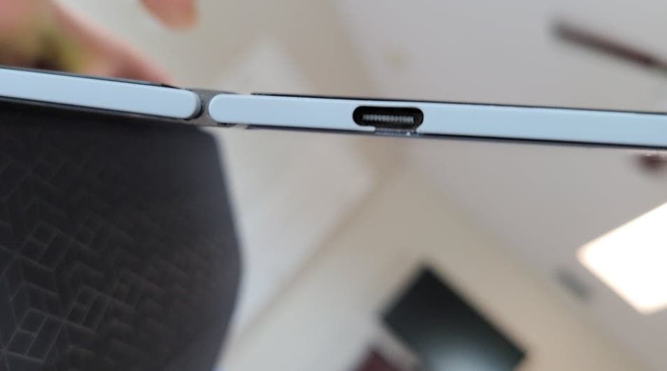 Surface Duo is cracking due to very thin plastic near the USB-C port