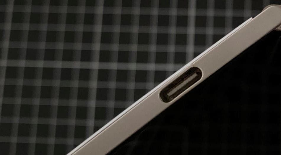 Surface Duo is cracking due to very thin plastic near the USB-C port