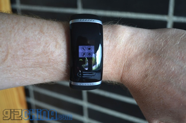 Hands on review of the $31 Trendy Style L12S smart bracelet