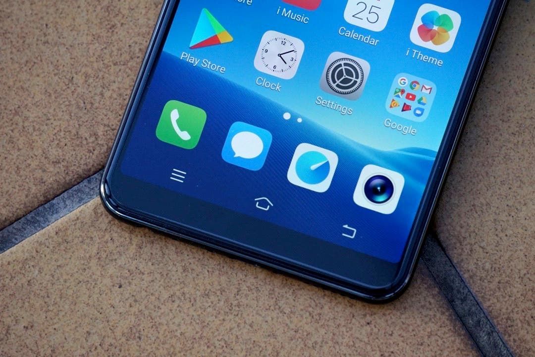 Vivo V7+ Unboxing And First Impressions