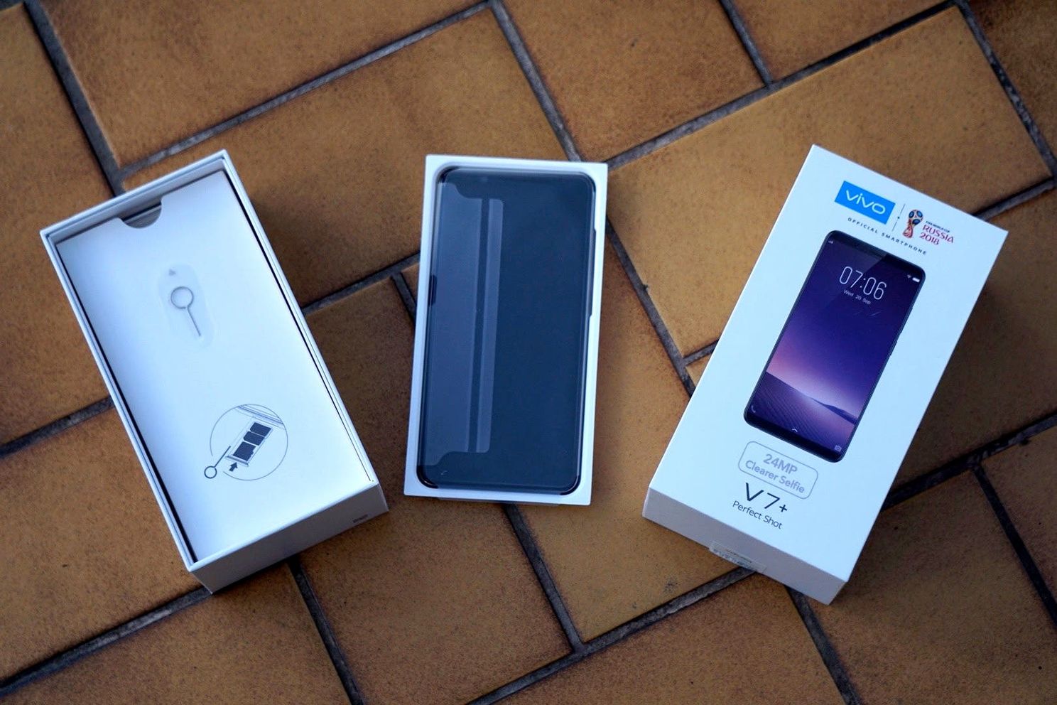 Vivo V7+ Unboxing And First Impressions