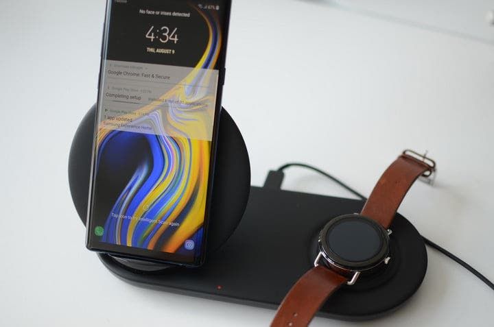 Samsung's latest Wireless Charger Duo lets you charge two devices simultaneously