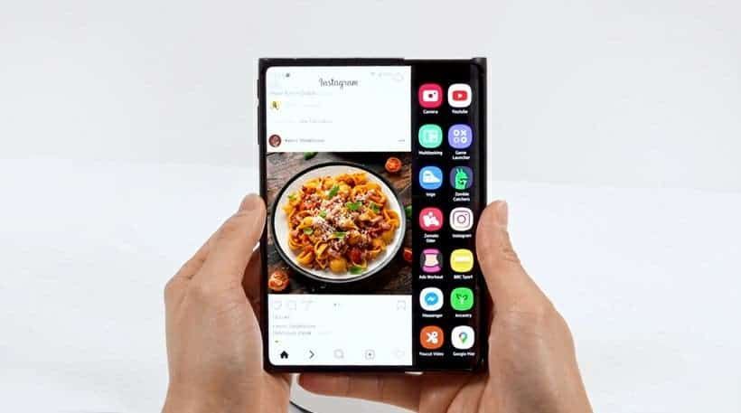 Samsung is preparing to showcase a flexible S-shaped screen