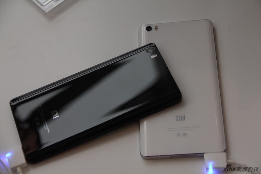 Real hands on photos with the very classy looking Xiaomi Mi Note