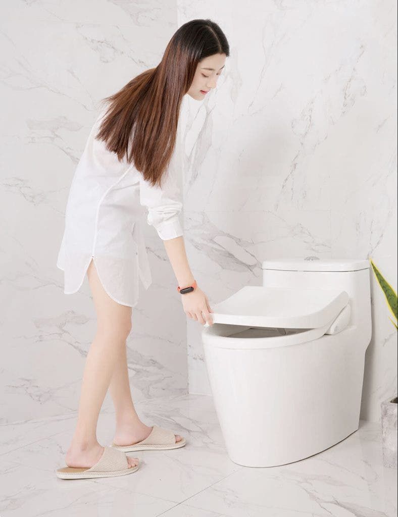 Xiaomi XiaoAi smart toilet goes into crowdfunding for 1299 yuan ($187)